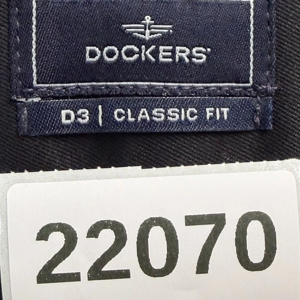 NEW Dockers Pant Men 44x32 Black D3 Classic Fit Pleated Signature Khaki Trousers